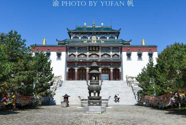 吉林省唯一的藏传佛教寺庙,查干湖边的妙因寺,已有近300年历史