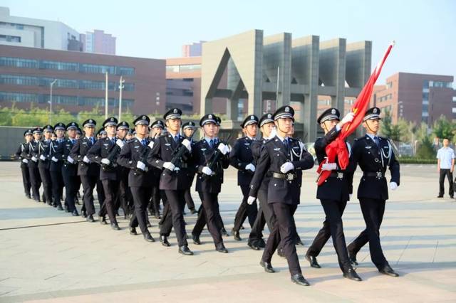 【不忘初心·牢记使命】山西警察学院师生庄严举行新学期首次升国旗