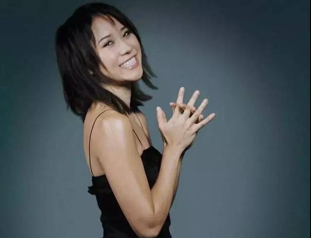练琴人的手和普通人的手真正区别在哪里为什么钢琴家的手能说话