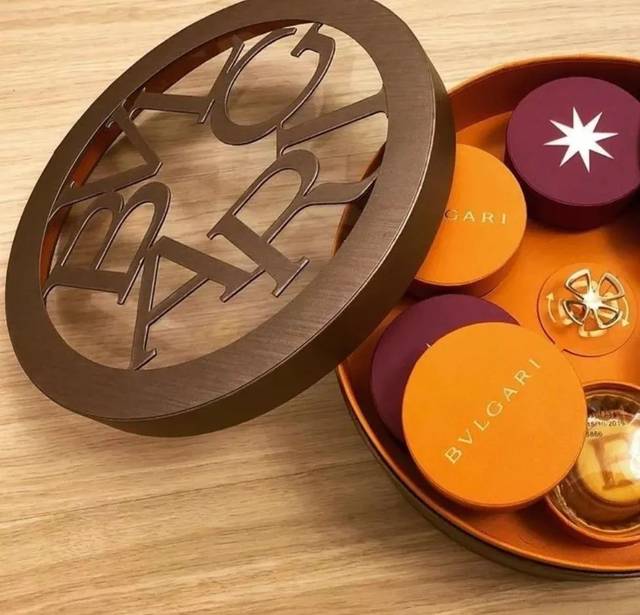 dior,fendi,lv等大牌跨界月饼,豪华礼盒让人目不暇给!文末送福利!