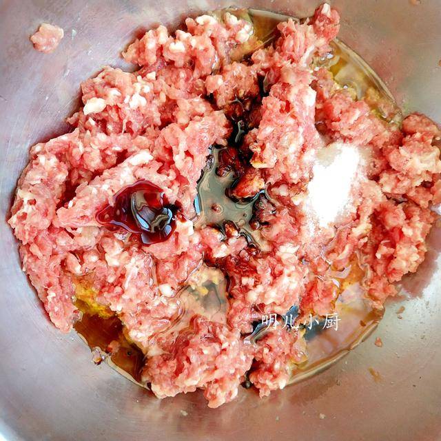 包羊肉馅饺子,一定要加这3种调料,才会肉嫩不膻一咬满口汤汁