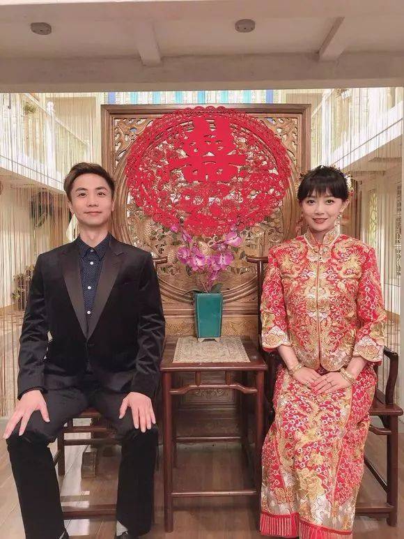 这一年来 《外来媳妇本地郎》里 先是我们从小看到大的 康天庥,戏里戏