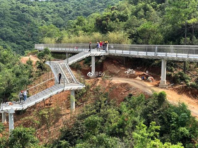 震撼!厦门首座转体桥90°转身,健康步道成功跨越鹰厦铁路