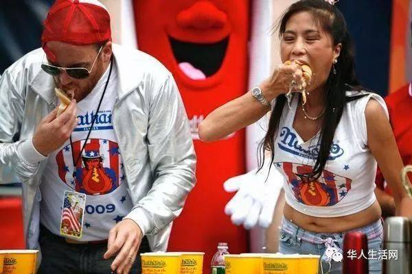 女大胃王突然去世,医生:长期"吃太饱",不止伤胃这么!