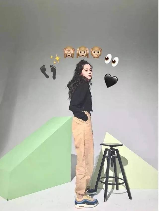 原创周雨彤最爱aj,欧阳娜娜专宠匡威,女明星都爱什么鞋