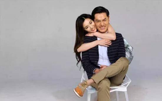 网曝江疏影与胡歌分手内情,女神与父母外出聚