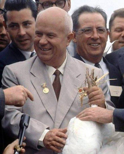 赫鲁晓夫首次访美前,提出一项特别要求,美国民