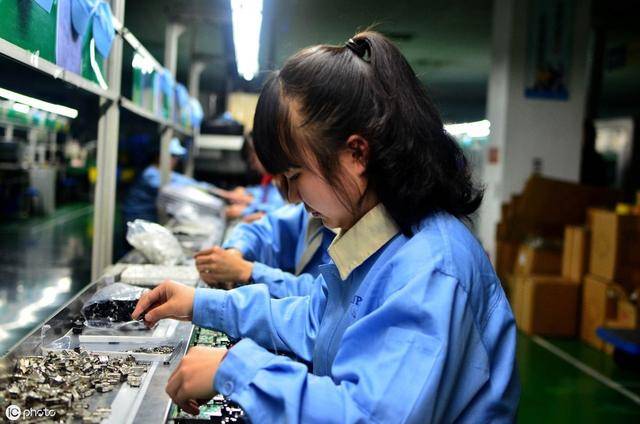 在工厂上班就不配有女朋友?过来人:你肯定是没做好这四点