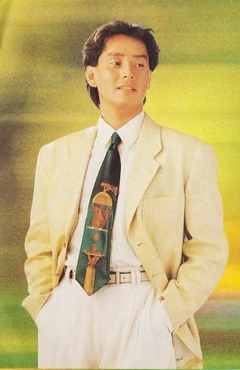 【907爱娱乐】演唱会高音唱不上去,校长这是