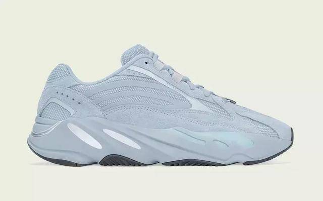 yeezy 700v2「雾霾蓝」月底压轴登场,最新实物上脚美图释出