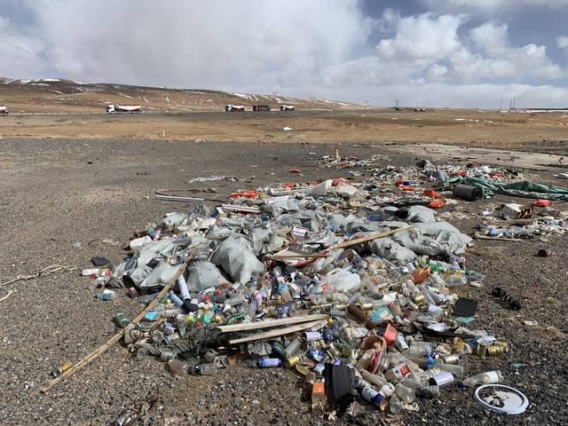 媒体曝光青藏公路沿线布满垃圾环境污染触目惊心_手机搜狐网