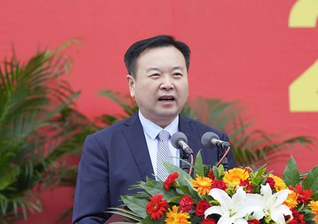 新乡医学院校长任文杰:奋斗的青春"最新医"