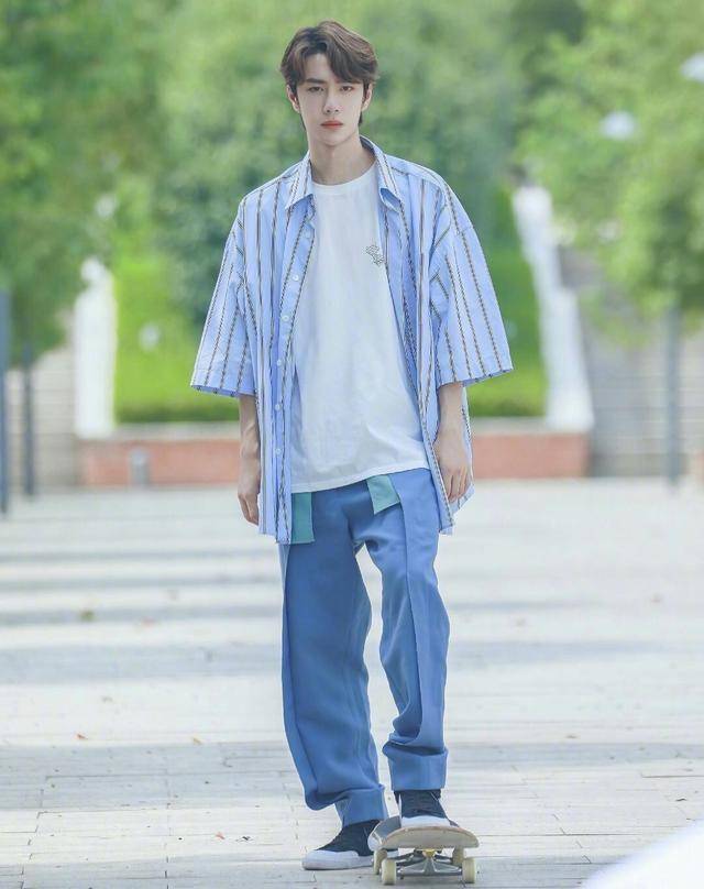 肖战王一博衣服互穿?粉丝调侃:好兄弟的相处方式你不懂!