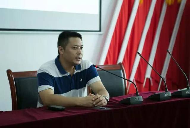 重庆璧山国家农业科技园区管委会科创中心负责人何孔勇在座谈会上致辞