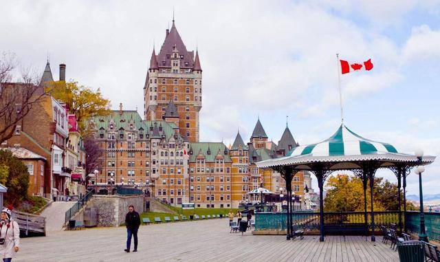 HL加拿大旅游指南、详解加拿大枫叶卡办理阶