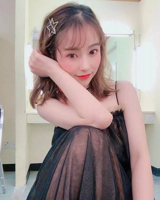 谭佳仪重新演绎哀怨版《今宵多珍重》 原唱原