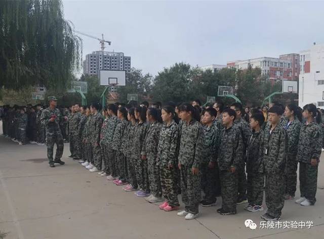 乐陵市实验中学举行2019级军训会操表演暨第六届少年军校结业典礼