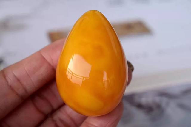 蜜蜡鸡油黄和鸡油红的区别你搞清楚了吗