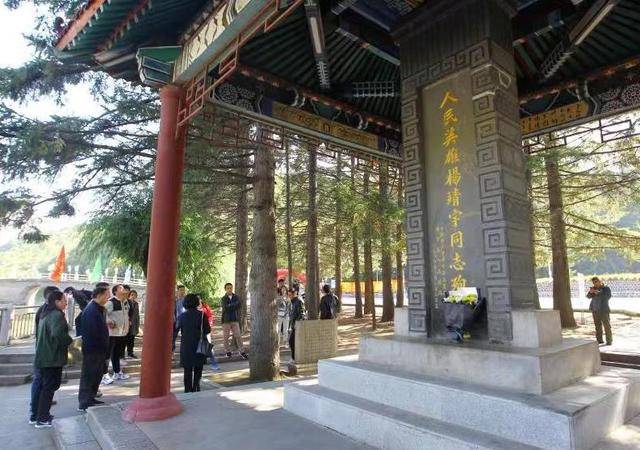参观杨靖宇将军殉国地,英雄高尚的家风感动采访团