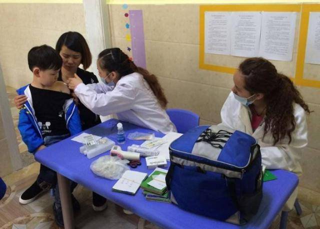 原创带孩子打预防针时,要牢记这4个禁忌,孩子少受罪,妈妈更放心