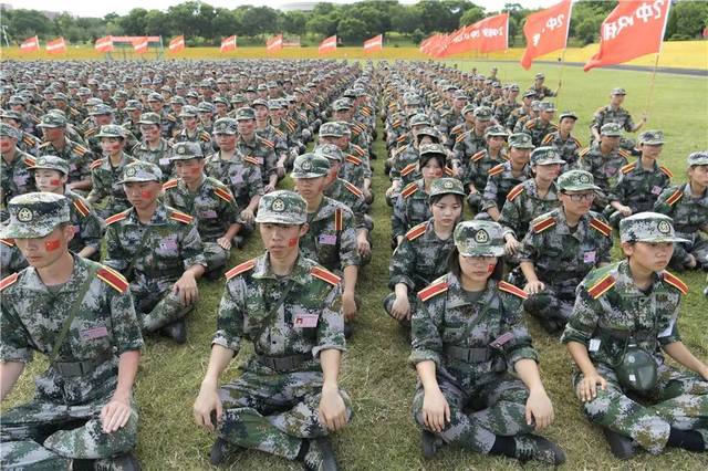 本次活动由洛江区委宣传部,洛江区人民武装部,仰恩大学共同主办,洛江