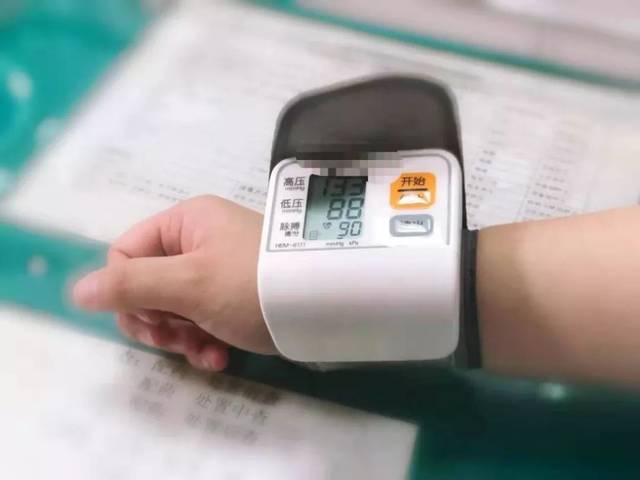 测量腕动脉血压与测量踝动脉血压对置管侧上肢的影响比较,乳腺癌手术