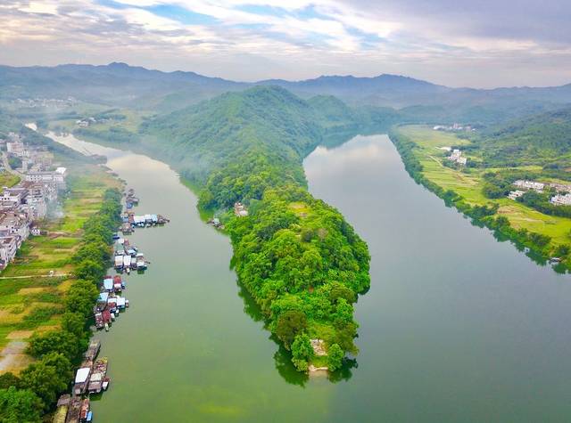 欧镜开 摄 在大力发展旅游产业方面, 封开县做足