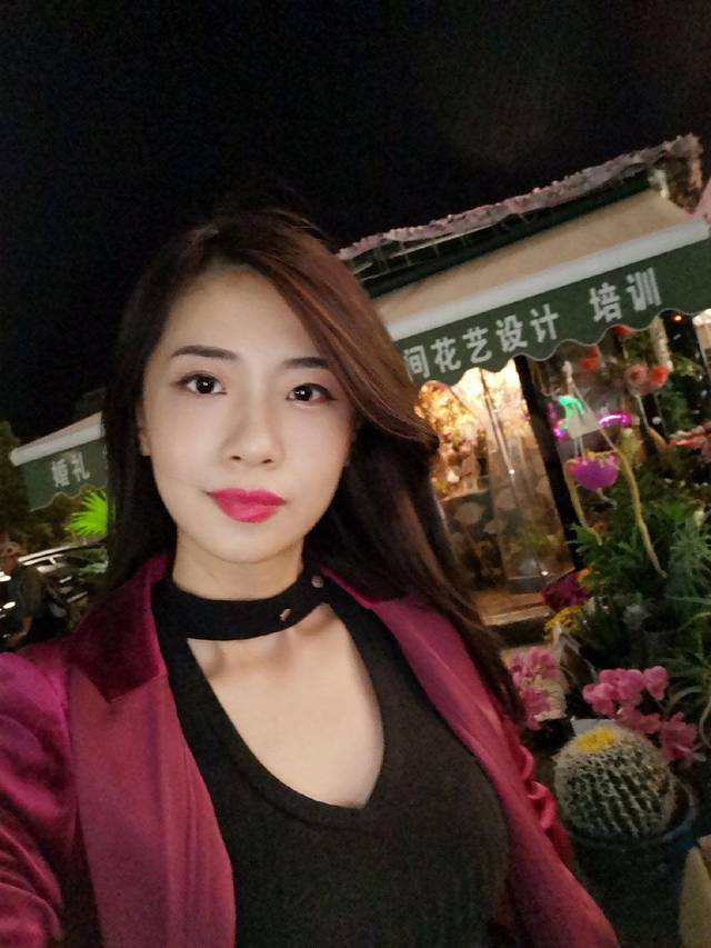 人像超级夜景自拍能否俘获高颜值女神的芳心?有荣耀20s :稳了!