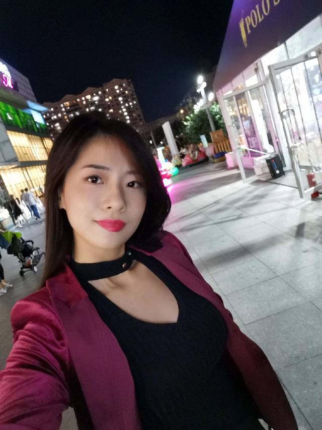 人像超级夜景自拍能否俘获高颜值女神的芳心?有荣耀20s :稳了!