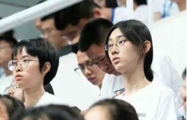 学霸丨清华武亦姝700字军训随笔火了:慢慢舒展