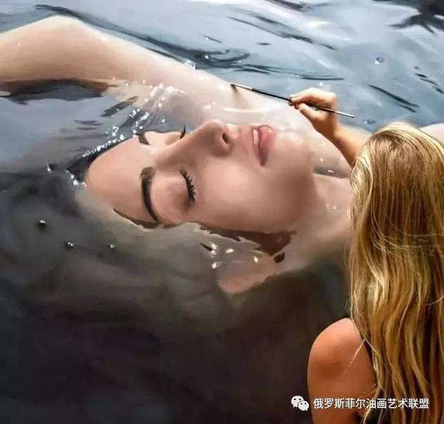 她画水中的女人,当光线照射的那一刻,冷军的油画也不过如此