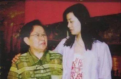 她被人骂写流氓歌,却影响中国半个世纪,刘欢