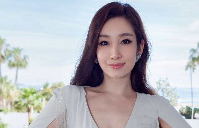 秦海璐,"巨婴儿子"4年变化大,出生时9斤,如今照片曝光