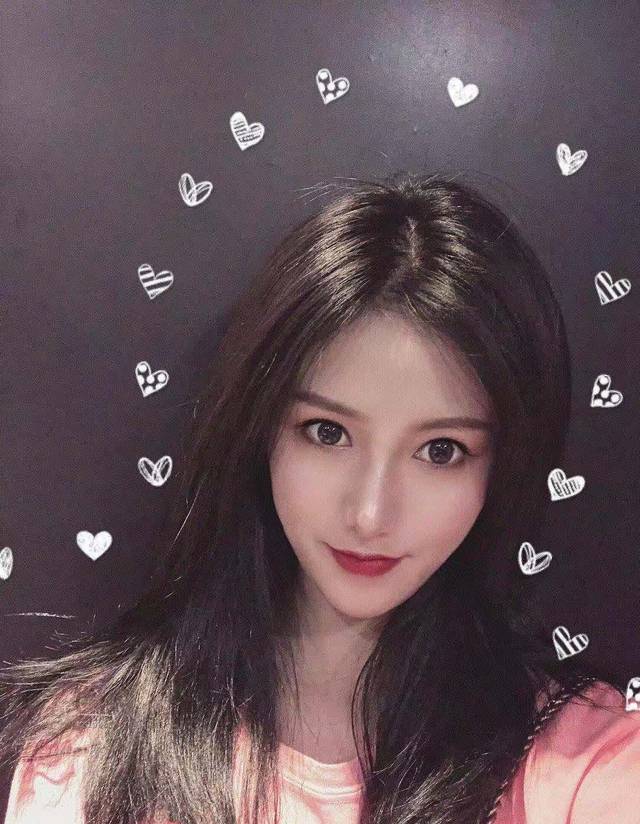 本周校花候选人推荐:@王冰倩,不做第二个别人,只做第一个自己