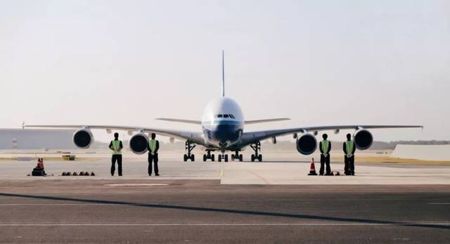 南航a380执飞大兴机场首个航班