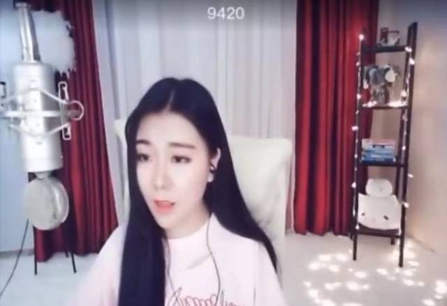 小团团早期直播图片曝光 看起来是美女 水友呼吁露脸直播