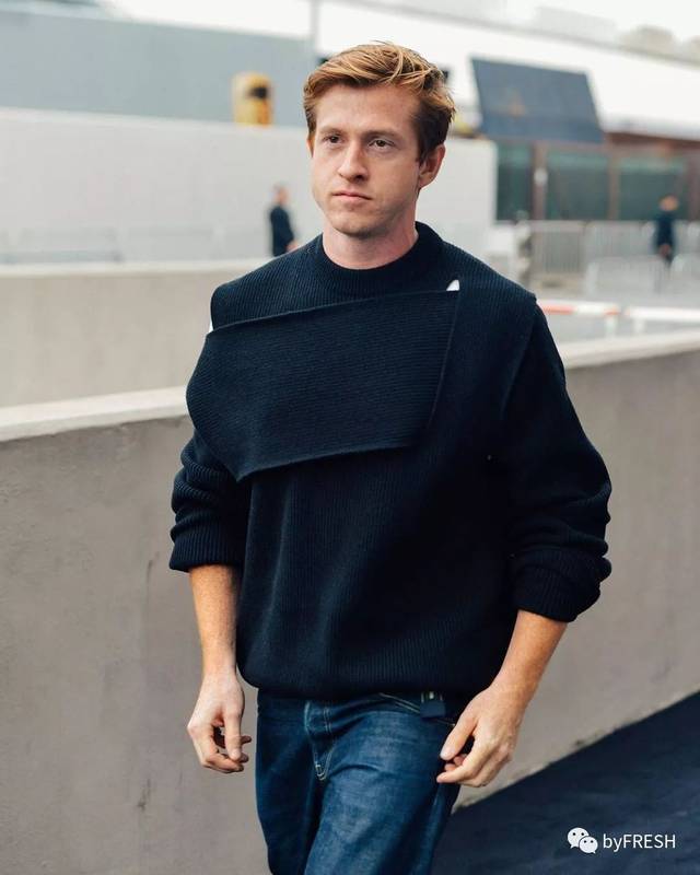 Daniel lee,daniel lee 设计师 但有趣的是,bv的创意总监daniel lee自己却对这个褒奖 并不是非常满意