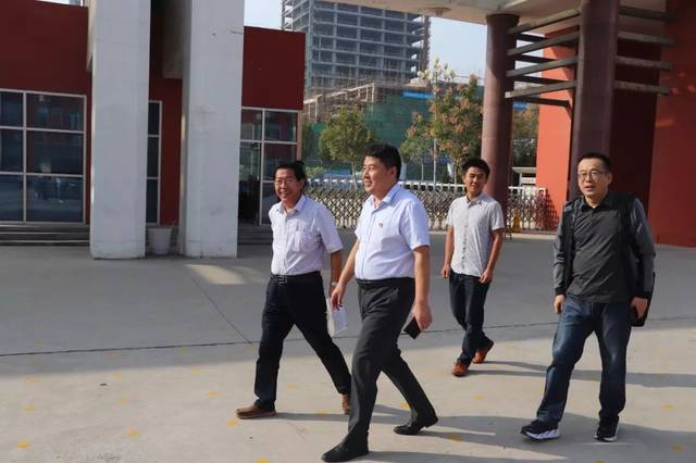 蓬莱市郝斌中学校长来齐河五中参观考察