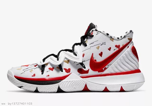 爱心 玫瑰刺绣吸睛度爆棚!sneaker room x nike kyrie