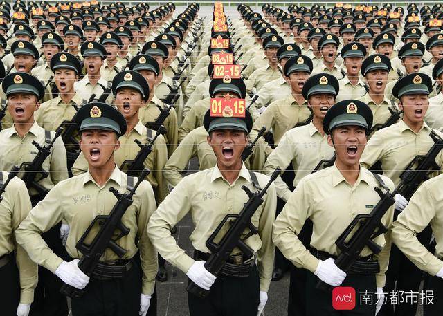 第4次参加阅兵的火箭军"兵王":曾带出500名导弹车驾驶