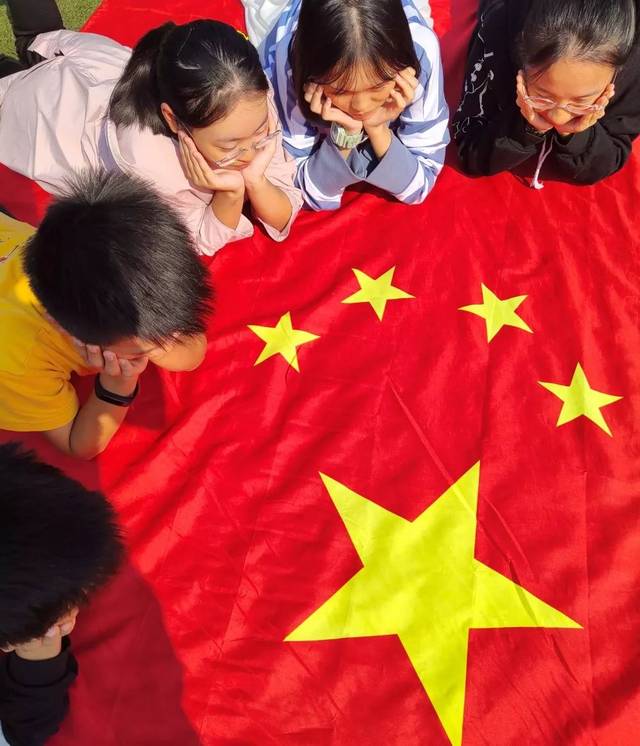 国庆特辑 | 你们和国旗合影的照片美翻了!