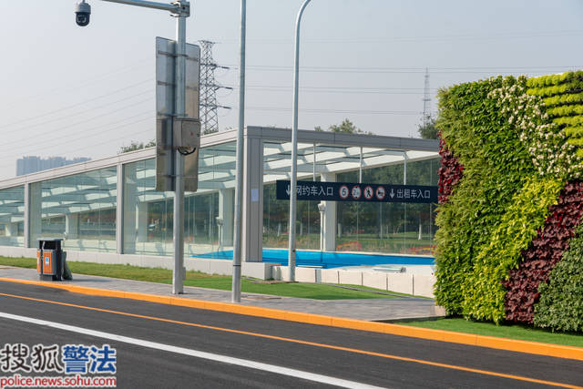 北京大兴国际机场线北起丰台草桥,南至北京大兴国际机场,途经丰台区