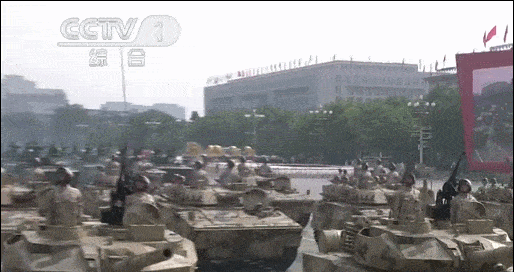 国庆阅兵式上,这些动图刷屏!还有两个车牌号上