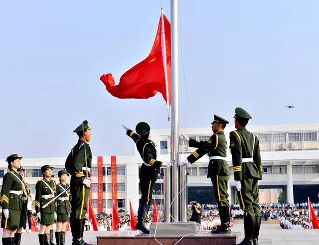 升国旗 观阅兵 江西教育系统热烈庆祝新中国成立70周年!