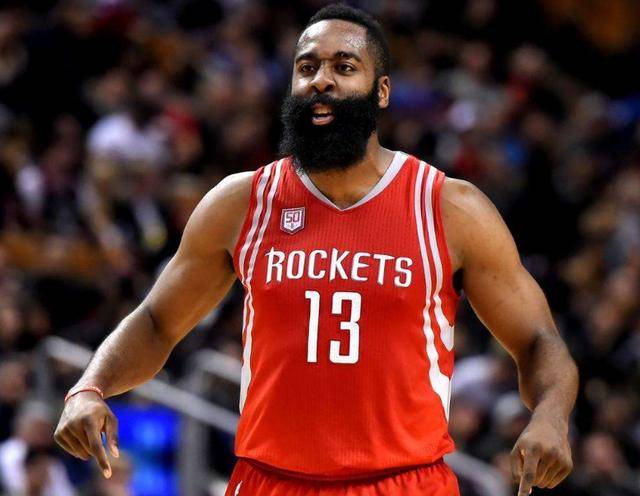 继双后撤步三分后,哈登又开发新技能:单脚后撤