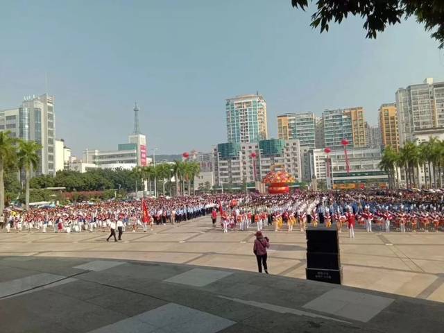 我爱你,中国【梧州】市政广场举办升国旗仪式