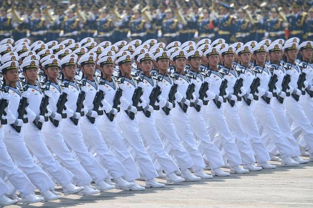 在阅兵式上,还有不少苏州人 ↓↓↓ 陆筠升——海军方队 在阅兵仪式上