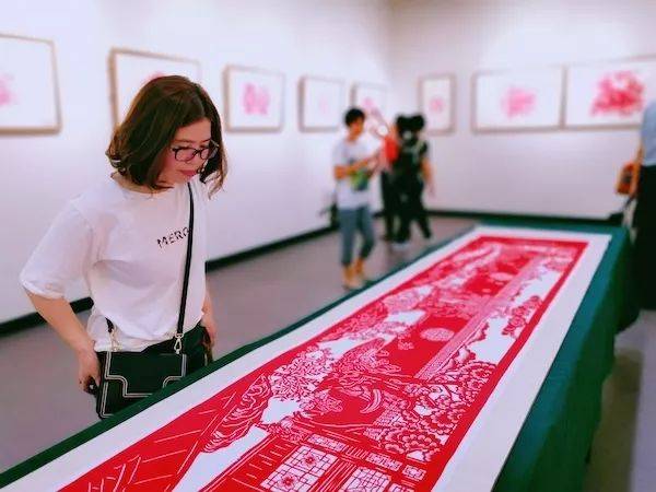 近百幅浦城剪纸作品亮相福州画院 向新中国成立70周年献礼