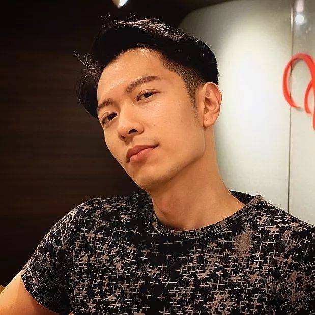 前tvb男神离巢北上发展爆红!14年前做“御用文弱书生”被埋没?