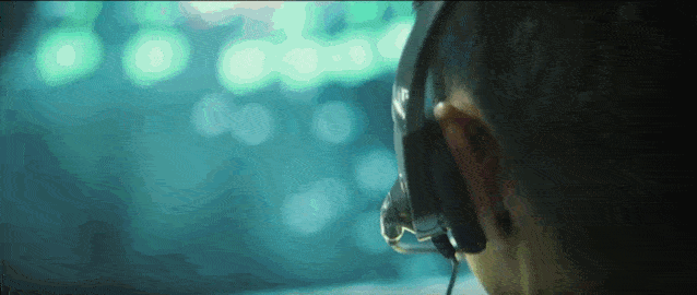 亮点,在于 强装镇定.